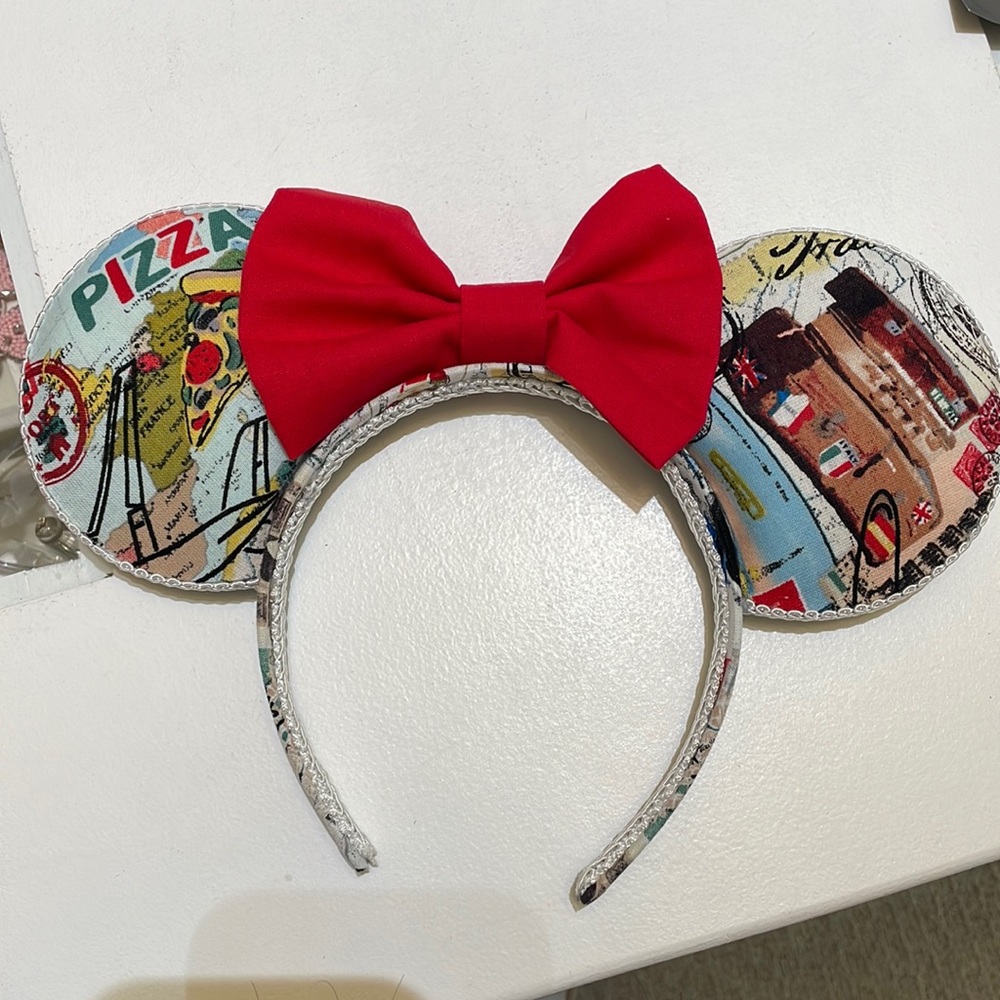 Cutsom Disney Epcot ears